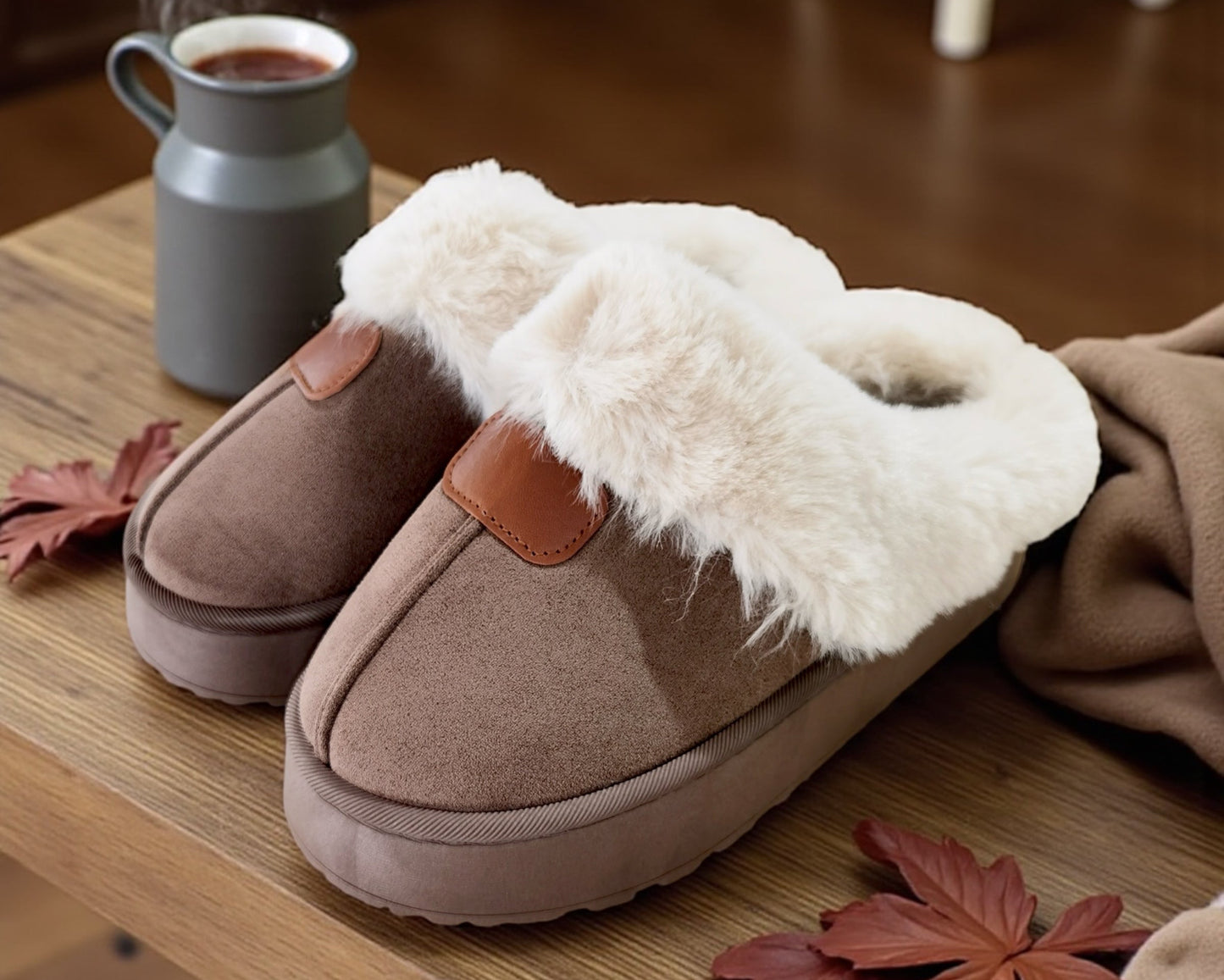 Gefütterte Slipper in Beige – Stylische Straßenschuhe mit Fellimitat