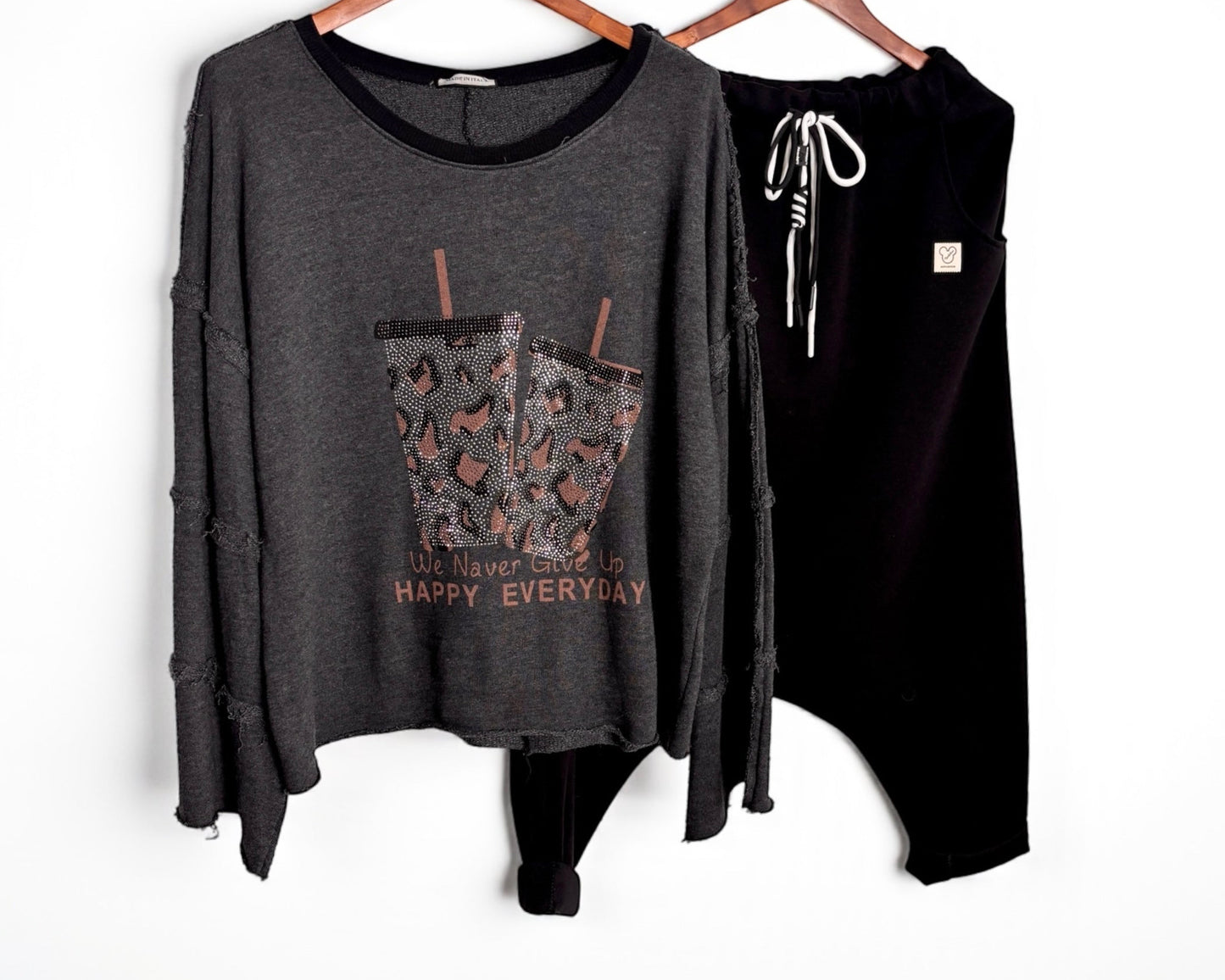 Langarmshirt „Happy Everyday“ – lässig, soft & stylisch