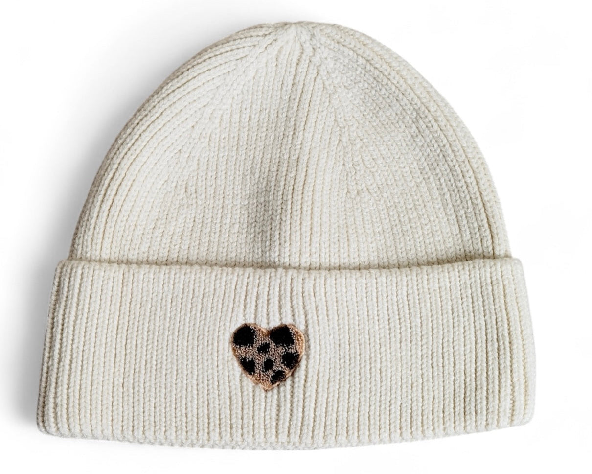 Strickmütze mit Herz-Patch
