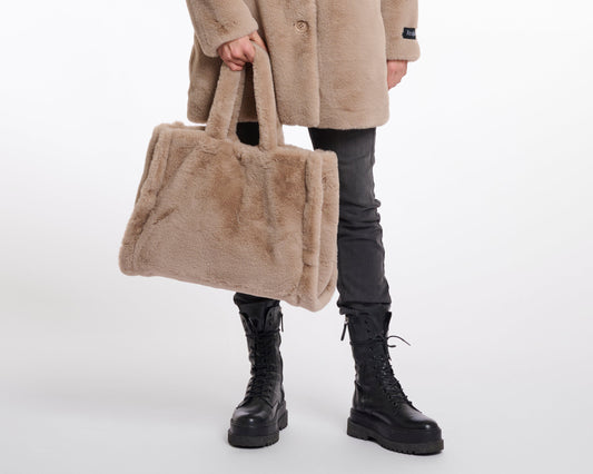 Kuschelige Kunstfell-Tasche von Rino&Pelle