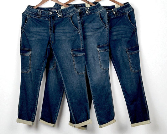 Red Button Cargo Jeans – Bequemer Denim im modernen Style
