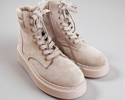 2-in-1 Sneaker Boots Beige – wandelbarer Schuh mit Überzug