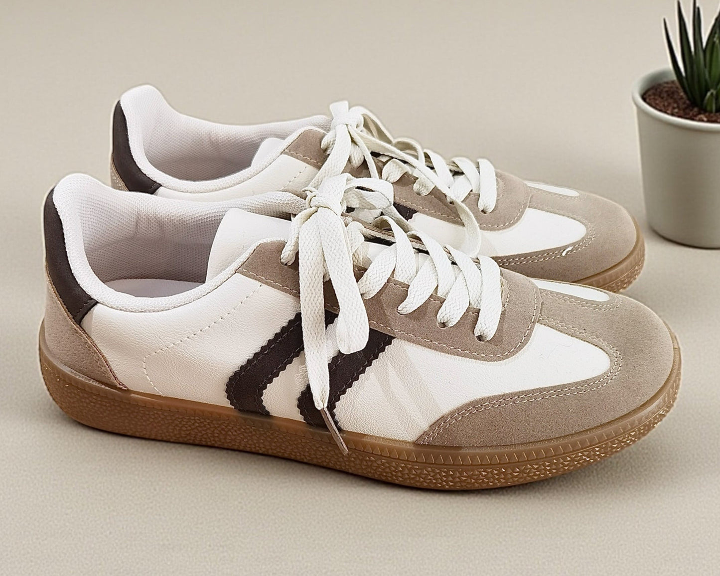 Retro Sneaker Beige Braun mit Streifen