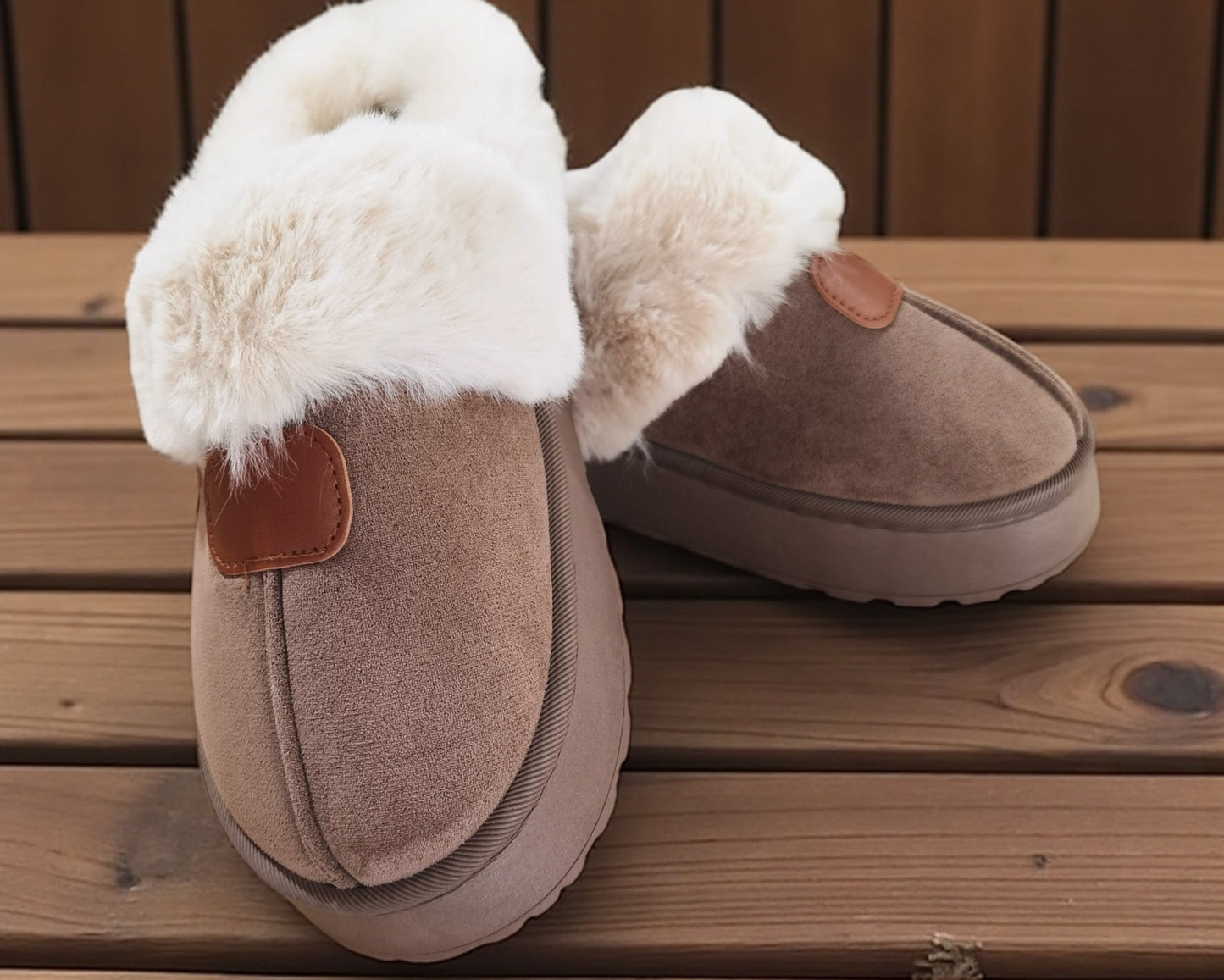 Gefütterte Slipper in Beige – Stylische Straßenschuhe mit Fellimitat