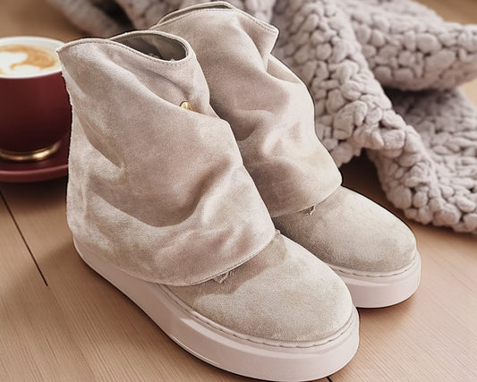 2-in-1 Sneaker Boots Beige – wandelbarer Schuh mit Überzug