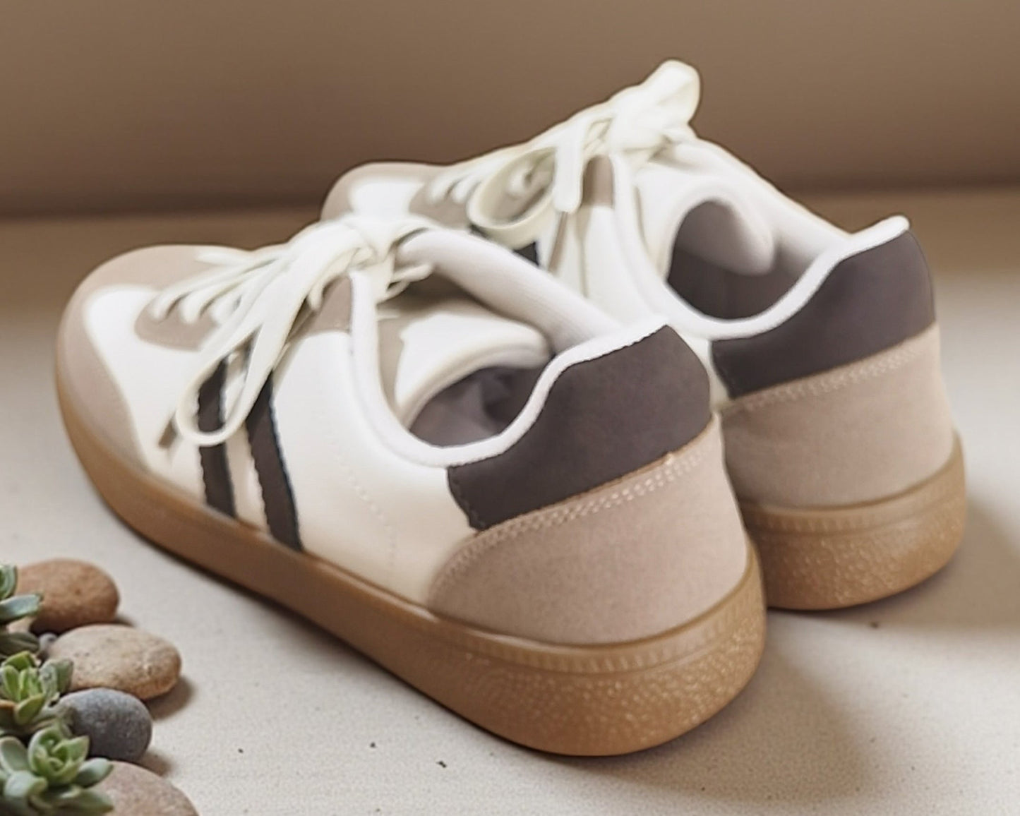 Retro Sneaker Beige Braun mit Streifen