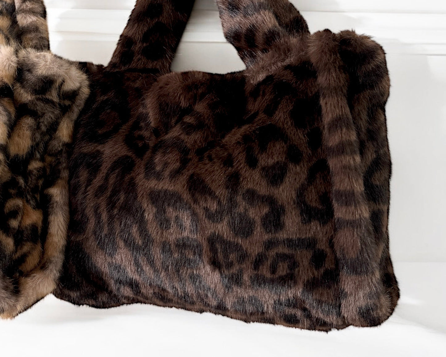 Flauschige Leo-Bag – cozy, trendy & absoluter Hingucker