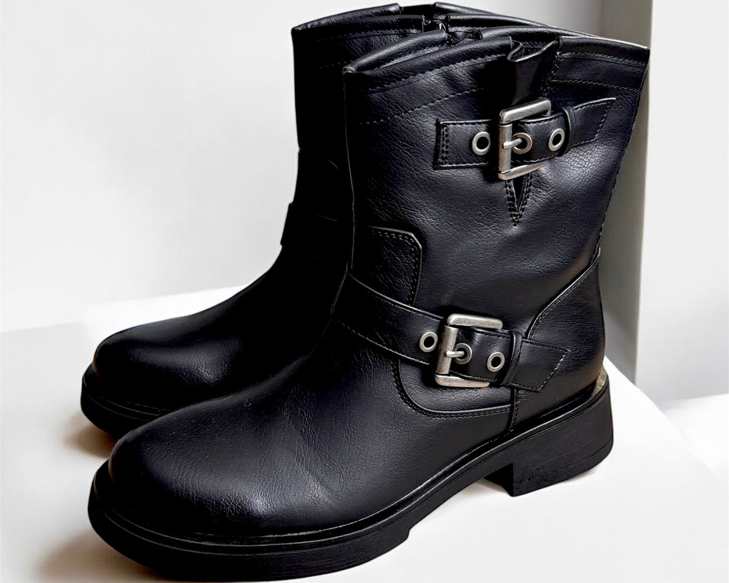 Stylische Biker Boots – edgy, bequem & perfekt für jeden Tag
