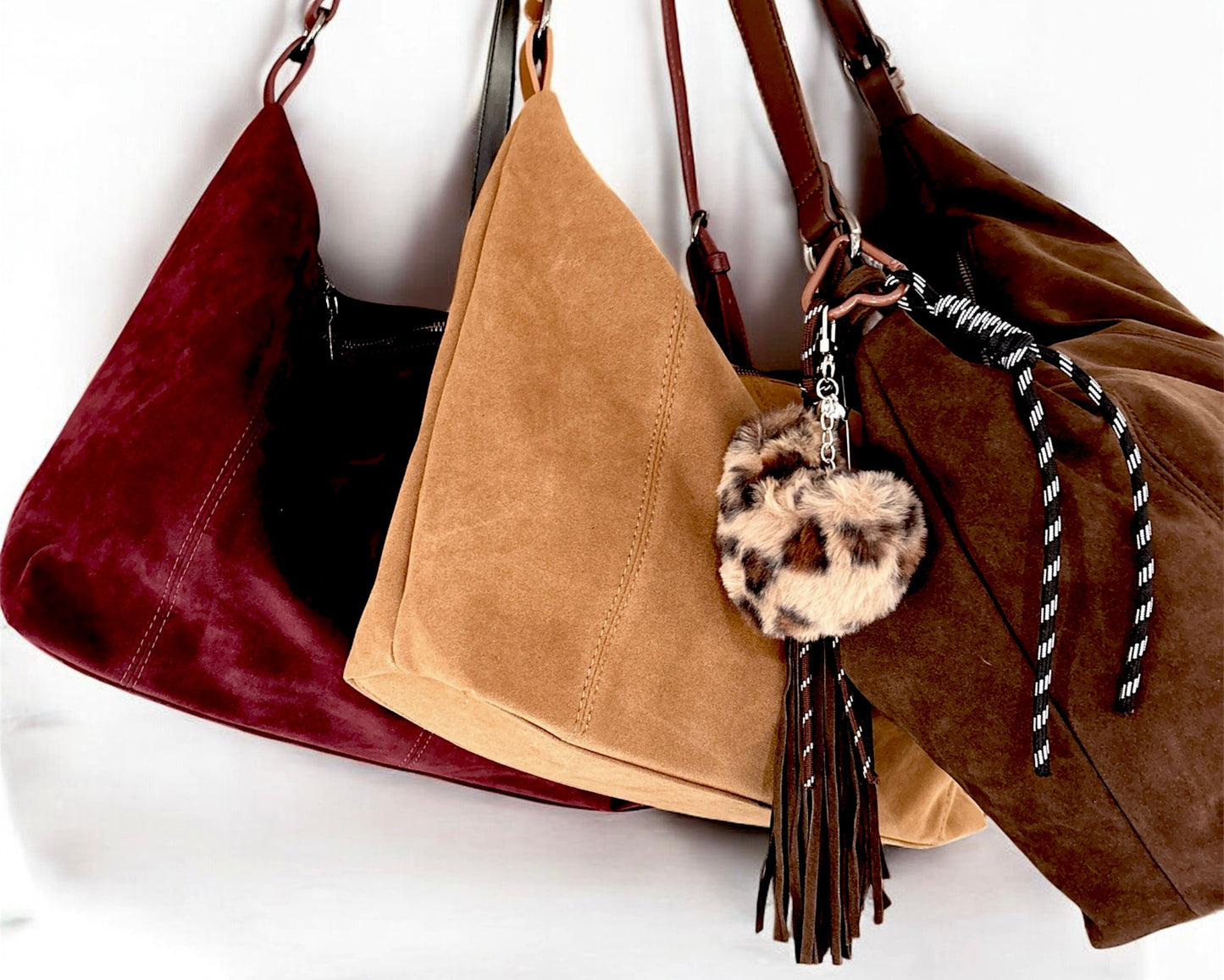 Stylische Velours-Tasche mit Fransen – soft, modern & alltagstauglich