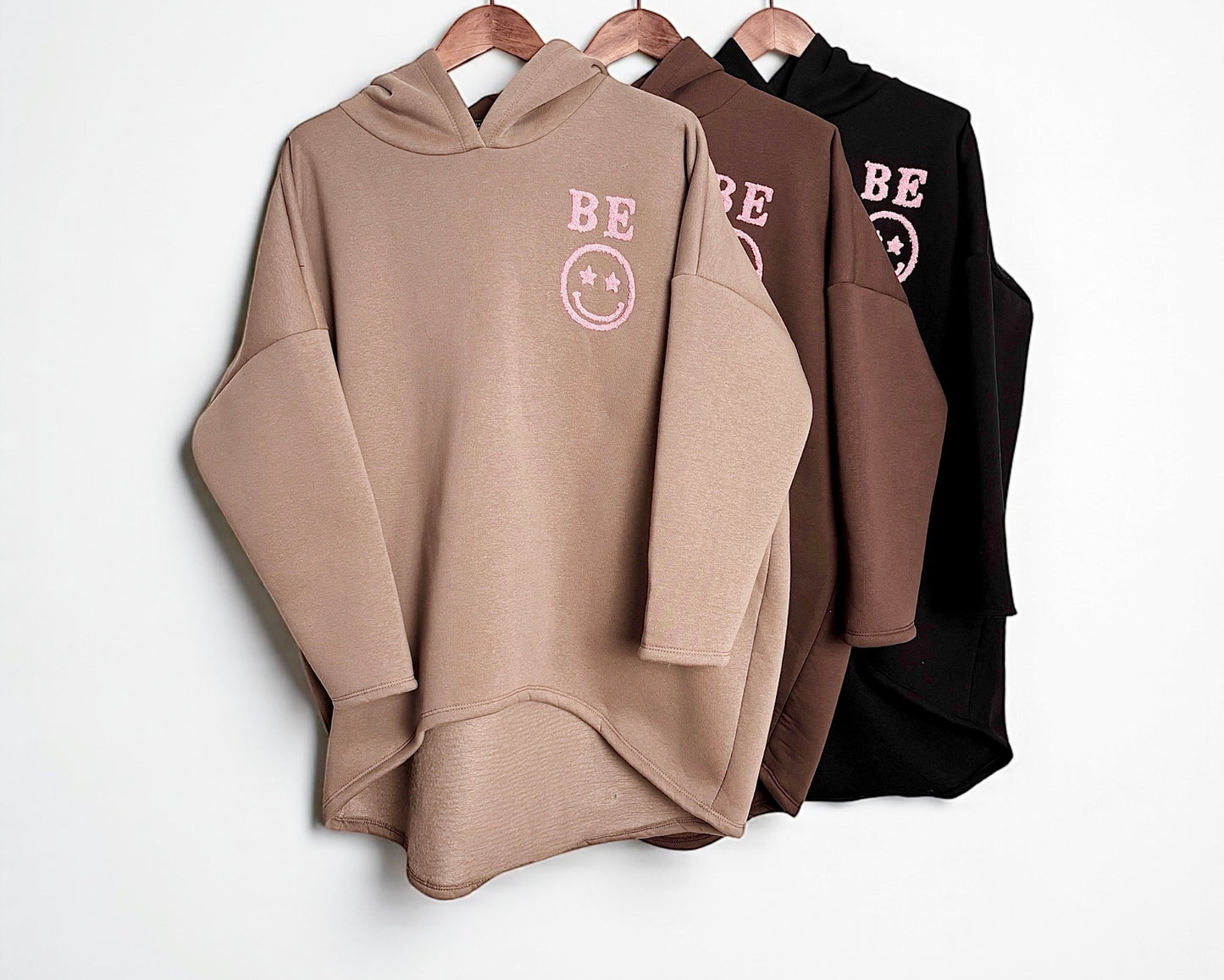 BE :) Hoodie – modern & voller good vibes