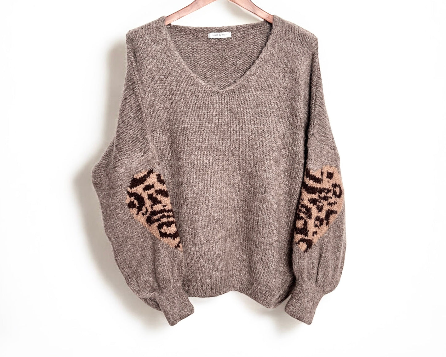 Strickpullover mit Leo-Detail – cozy, modern & voller Stil