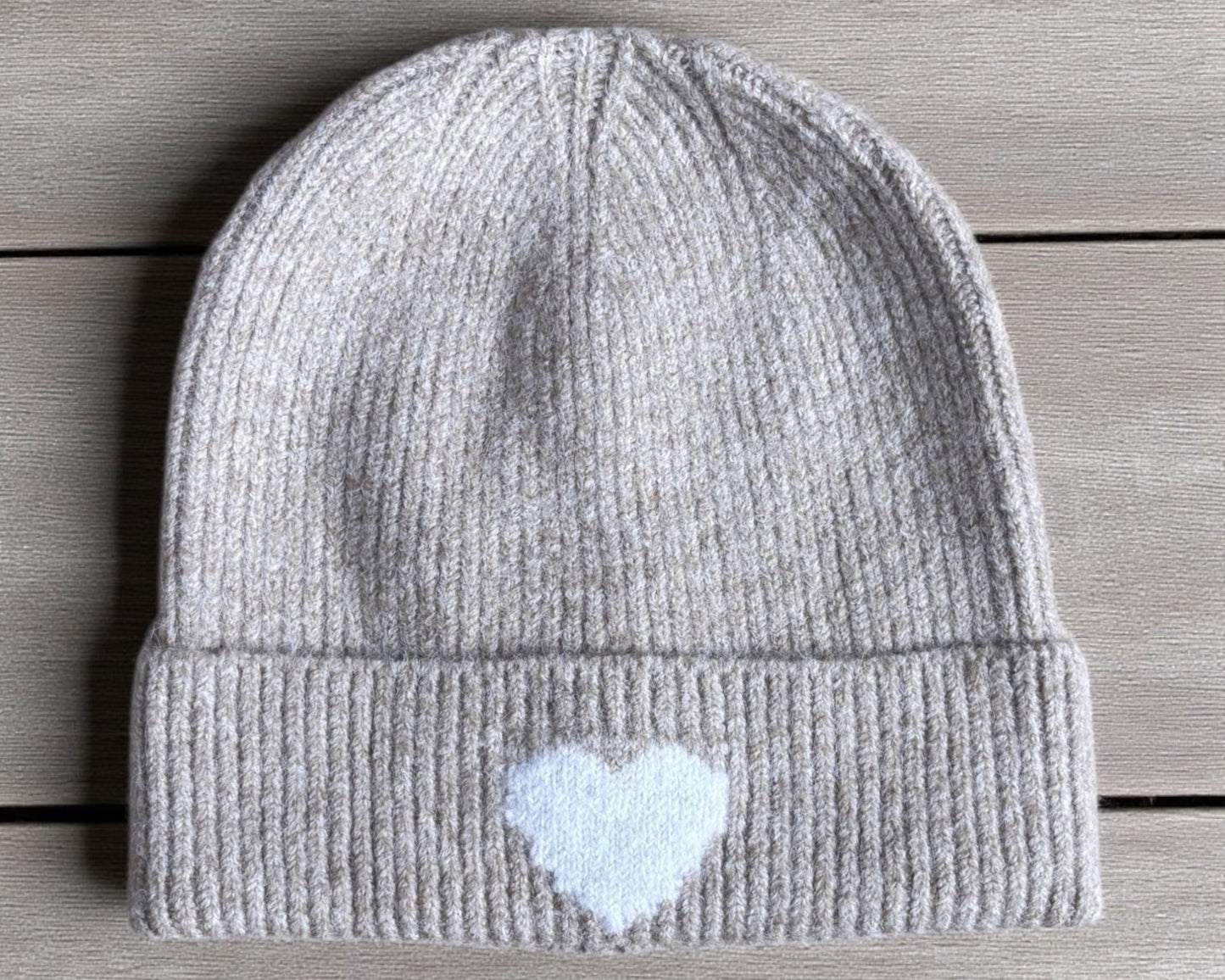 Kuschelige Strickmütze mit Herz