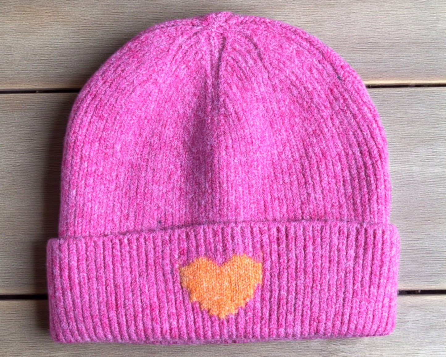 Kuschelige Strickmütze mit Herz