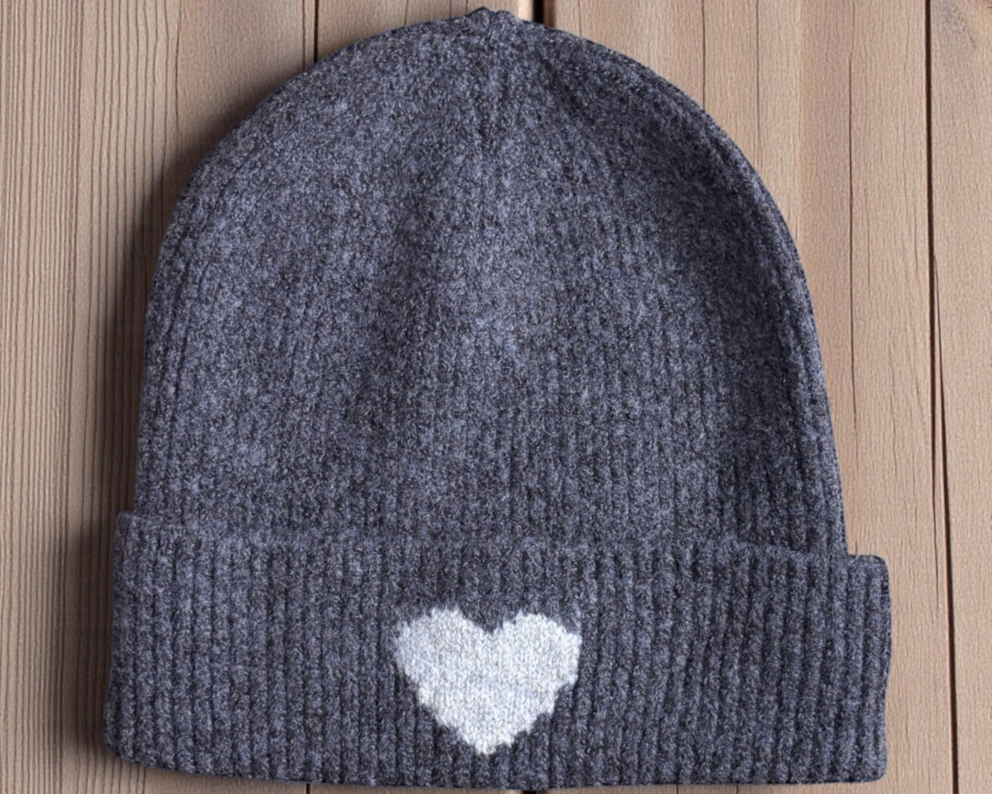 Kuschelige Strickmütze mit Herz