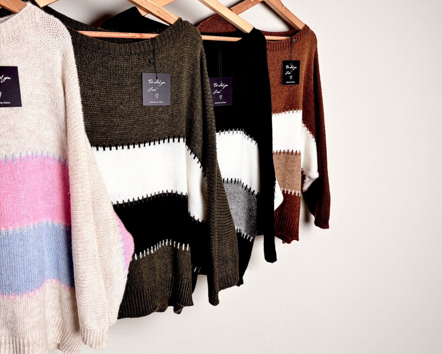 Gestreifter Pullover – farbenfroh & modern